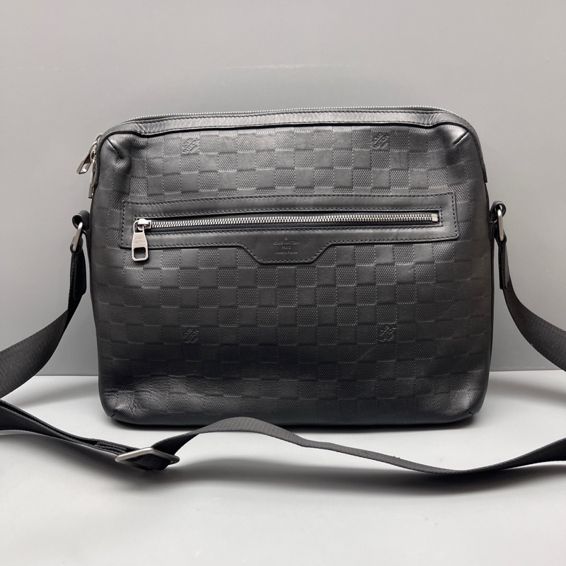 LouisVuitton路易威登 棋盤格休閒郵差包 尺寸34*26-0