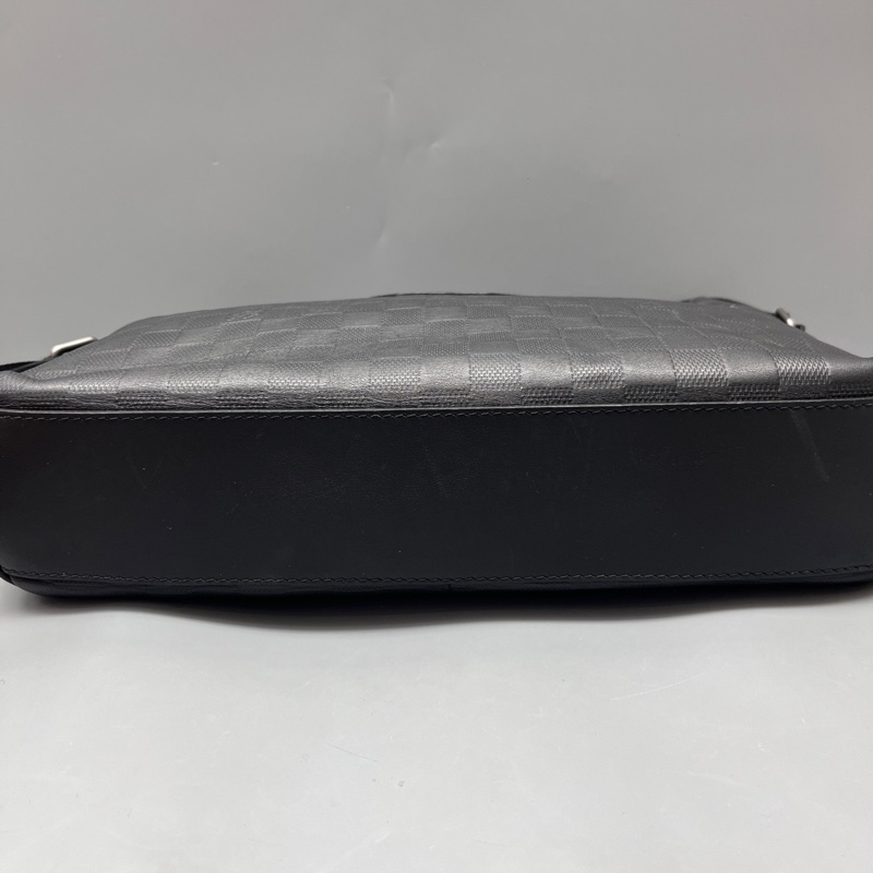 LouisVuitton路易威登 棋盤格休閒郵差包 尺寸34*26-2