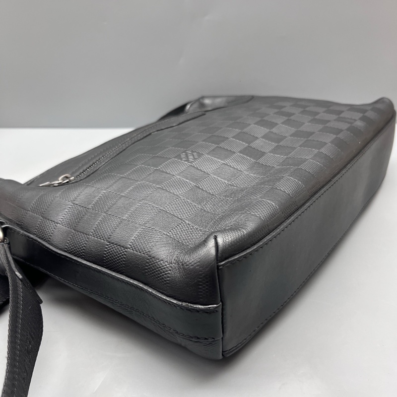 LouisVuitton路易威登 棋盤格休閒郵差包 尺寸34*26-3