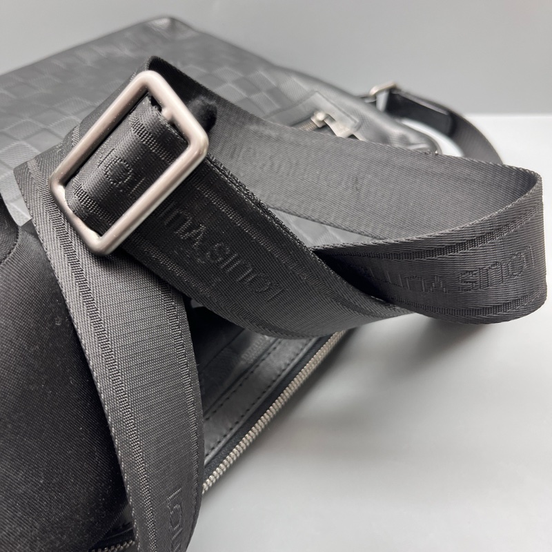 LouisVuitton路易威登 棋盤格休閒郵差包 尺寸34*26-5