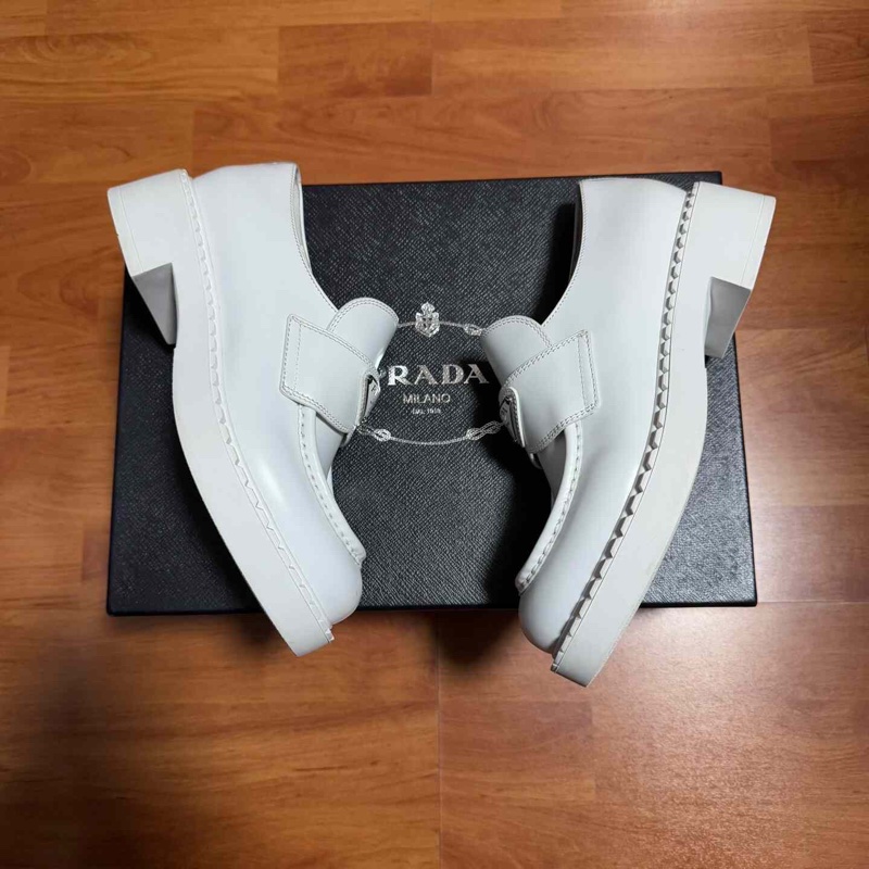 Prada徽標樂福鞋 普拉達Chocolate休閒亮面女鞋  36.5碼-1