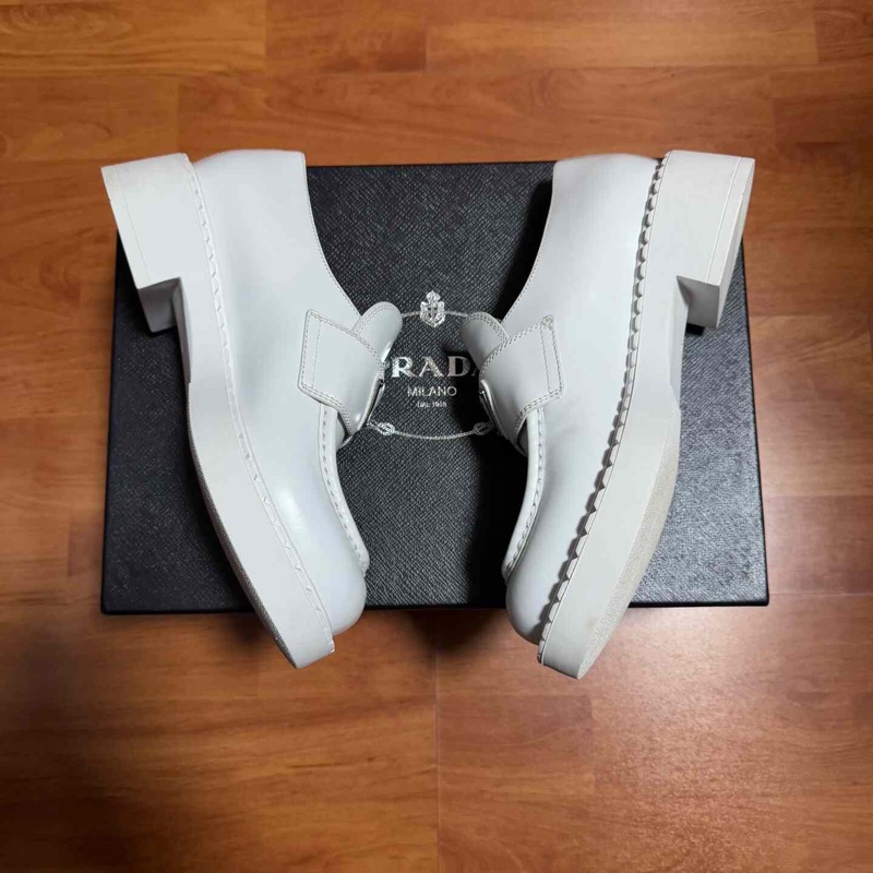 Prada徽標樂福鞋 普拉達Chocolate休閒亮面女鞋  36.5碼-2