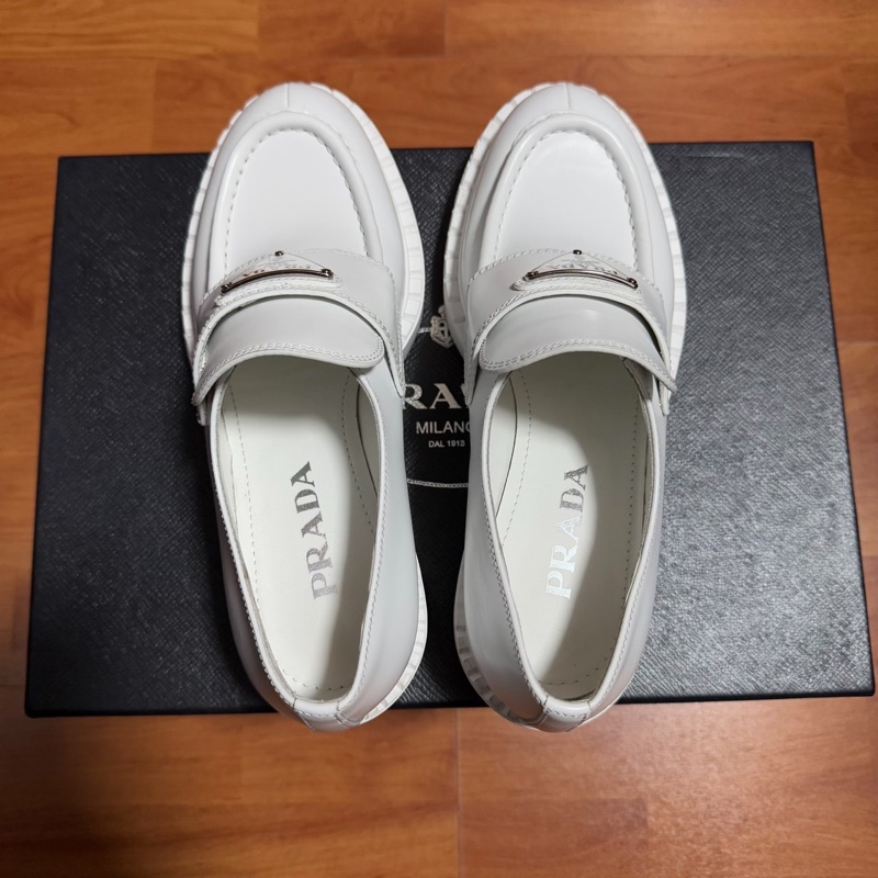 Prada徽標樂福鞋 普拉達Chocolate休閒亮面女鞋  36.5碼-3