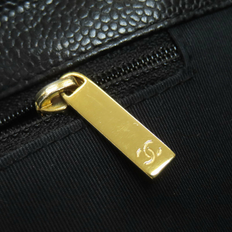 香奈兒女士菱格紋小牛皮絎縫鏈條手提包，搭配金色五金配件-12