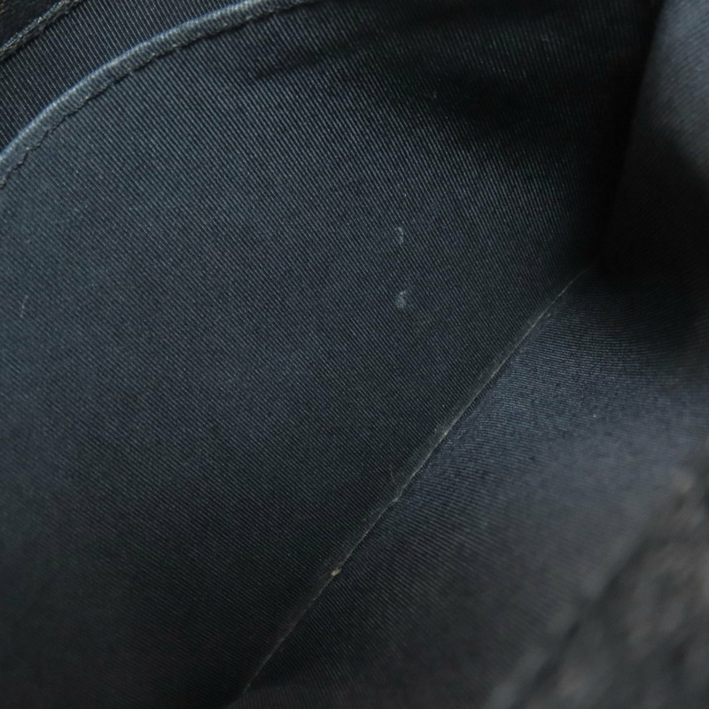 香奈兒女士菱格紋小牛皮絎縫鏈條手提包，搭配金色五金配件-13