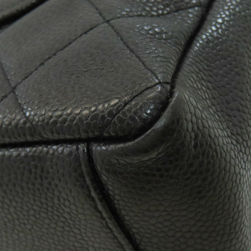 香奈兒女士菱格紋小牛皮絎縫鏈條手提包，搭配金色五金配件-21