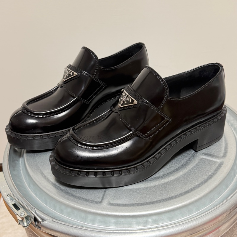 近新Prada經典漆皮樂福鞋35.5-2