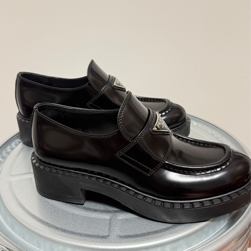 近新Prada經典漆皮樂福鞋35.5-3