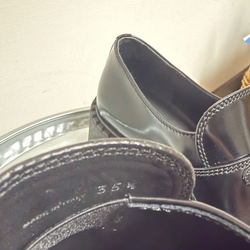 近新Prada經典漆皮樂福鞋35.5-7