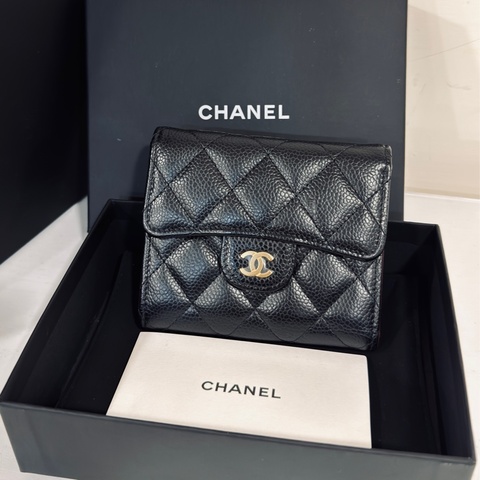 #全新帶膜 #荔枝皮 香奈兒黑金信封cf三折短夾🈶零錢袋 經典款🔥