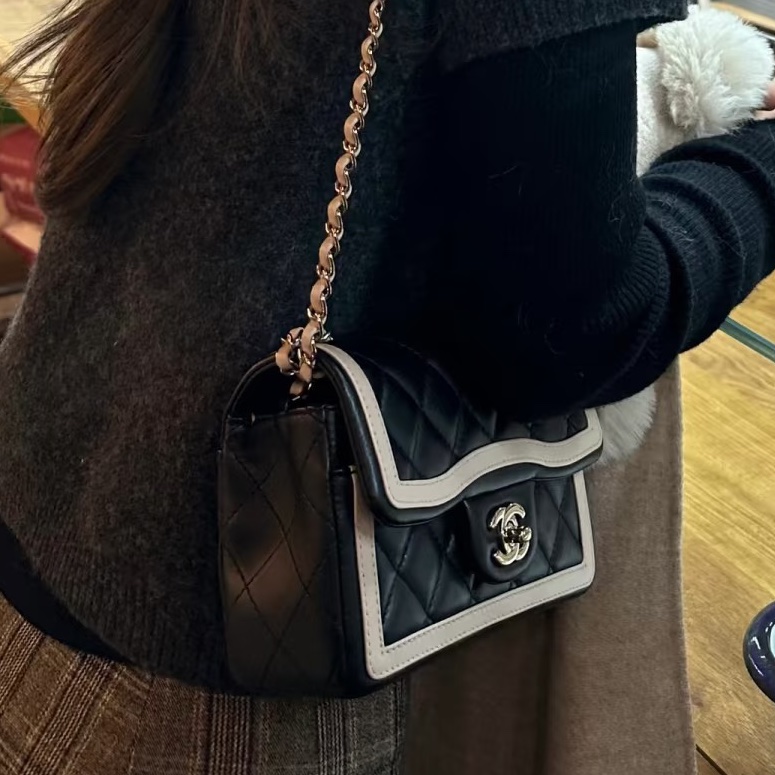 99新🆕✨溫柔天花板💕Chanel香奈兒黑金奶茶拼色大mini cf20單肩斜挎包-3