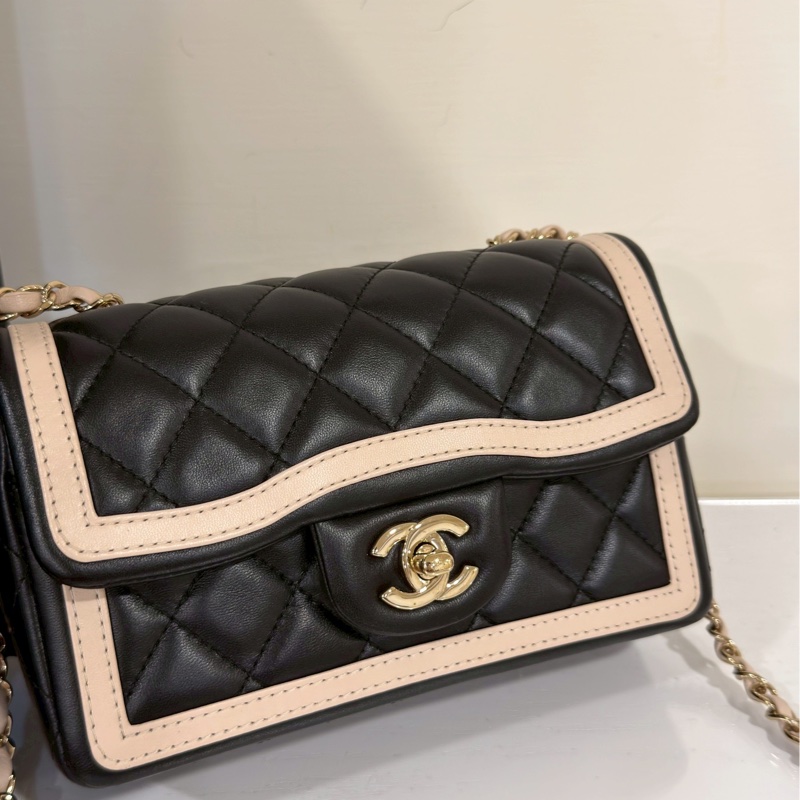 99新🆕✨溫柔天花板💕Chanel香奈兒黑金奶茶拼色大mini cf20單肩斜挎包-12