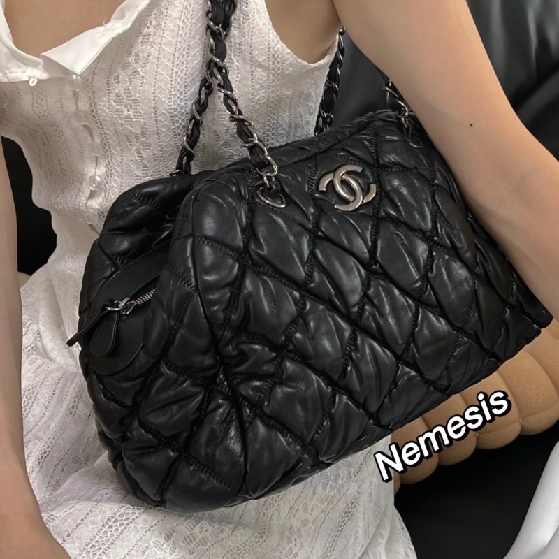 99新🆕全網最低價😍Chanel 香奈兒黑銀菱格紋雲朵泡芙托特包手提單肩包☁️-2