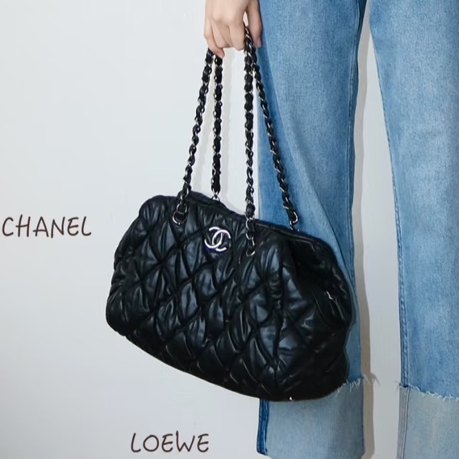 99新🆕全網最低價😍Chanel 香奈兒黑銀菱格紋雲朵泡芙托特包手提單肩包☁️-4