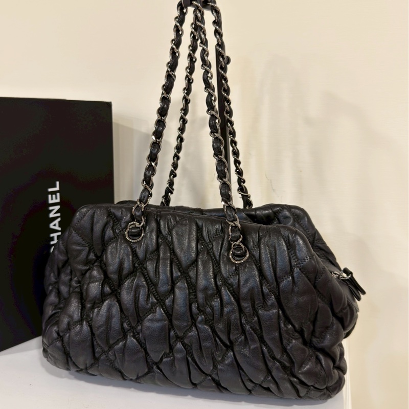 99新🆕全網最低價😍Chanel 香奈兒黑銀菱格紋雲朵泡芙托特包手提單肩包☁️-8