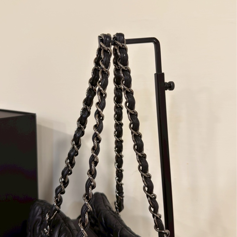 99新🆕全網最低價😍Chanel 香奈兒黑銀菱格紋雲朵泡芙托特包手提單肩包☁️-11