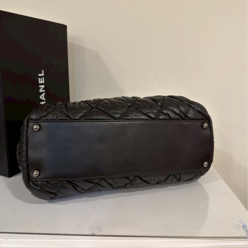 99新🆕全網最低價😍Chanel 香奈兒黑銀菱格紋雲朵泡芙托特包手提單肩包☁️-12