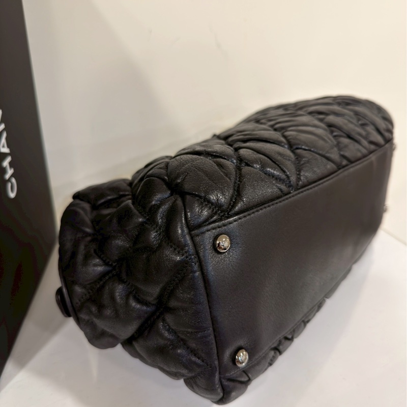 99新🆕全網最低價😍Chanel 香奈兒黑銀菱格紋雲朵泡芙托特包手提單肩包☁️-16