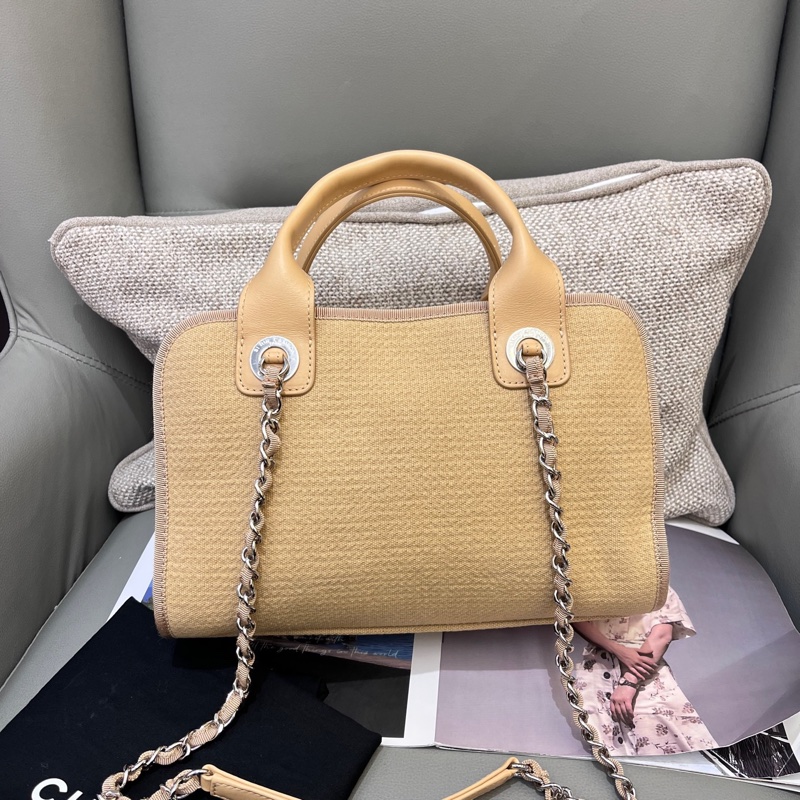 Chanel香奈兒奶茶色沙灘包保齡球包 底長28  芯片款-1