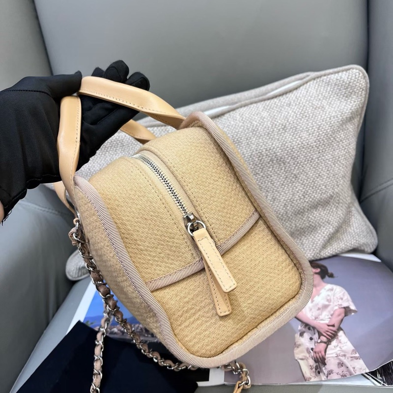 Chanel香奈兒奶茶色沙灘包保齡球包 底長28  芯片款-2