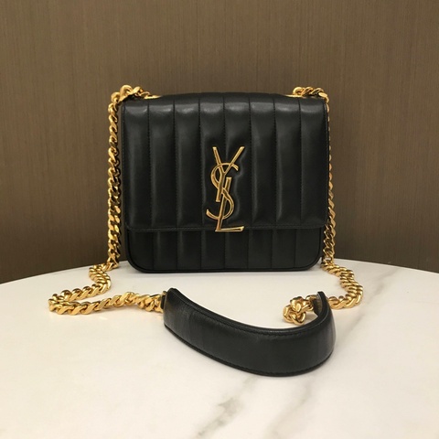 YSL聖羅蘭黑色Vicky牛皮 底長20cm 方胖子 黑金鍊條包。