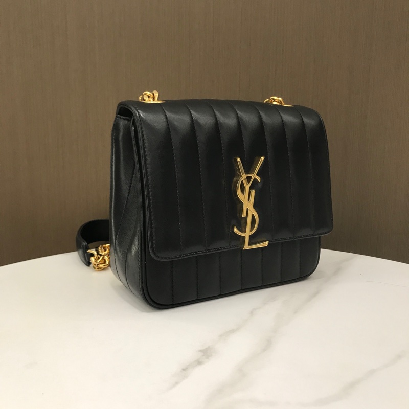 YSL聖羅蘭黑色Vicky牛皮 底長20cm 方胖子 黑金鍊條包。-1