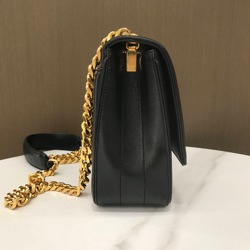 YSL聖羅蘭黑色Vicky牛皮 底長20cm 方胖子 黑金鍊條包。-4