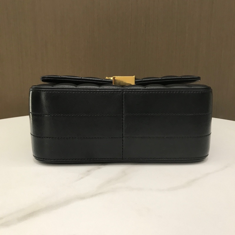 YSL聖羅蘭黑色Vicky牛皮 底長20cm 方胖子 黑金鍊條包。-6