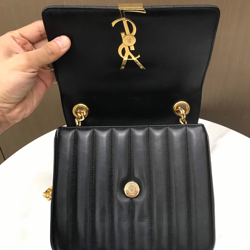 YSL聖羅蘭黑色Vicky牛皮 底長20cm 方胖子 黑金鍊條包。-8