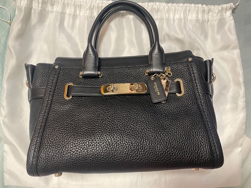 Coach Swagger 27 黑金-2