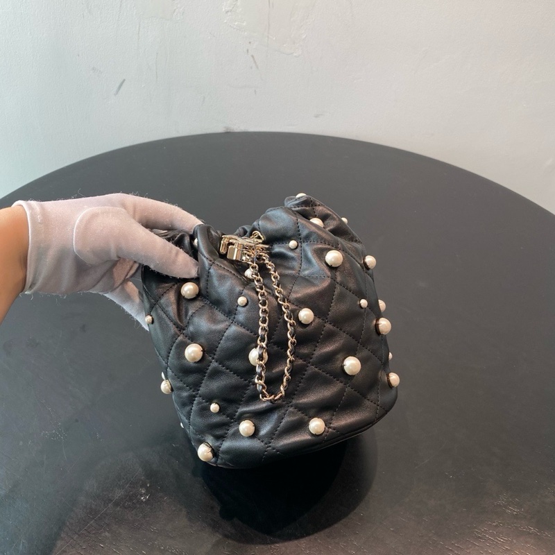 99新chanel 香奈兒 黑色水桶珍珠包，31卡，有塵袋-0