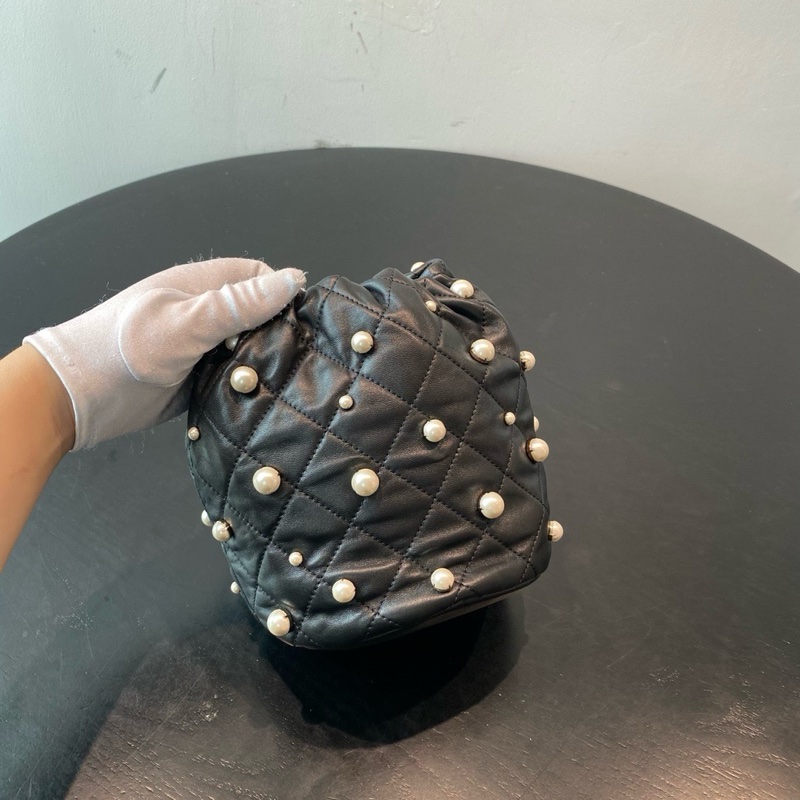 99新chanel 香奈兒 黑色水桶珍珠包，31卡，有塵袋-1