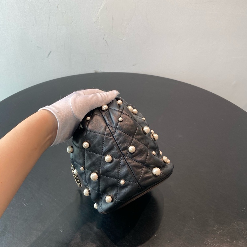 99新chanel 香奈兒 黑色水桶珍珠包，31卡，有塵袋-3