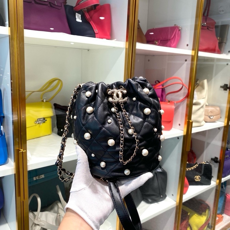 99新chanel 香奈兒 黑色水桶珍珠包，31卡，有塵袋-7