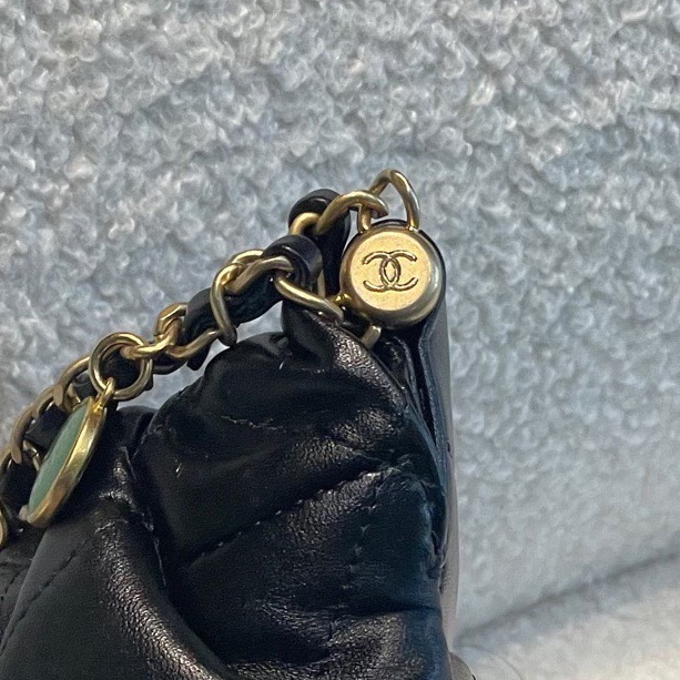 Chanel 香奈兒 23P黑金 mini福袋水桶包 寶石鏈條，彩色寶石福袋 抽繩水桶鏈條包-14