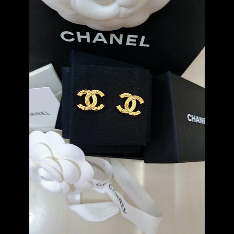 Chanel  全新金色雙C耳環
