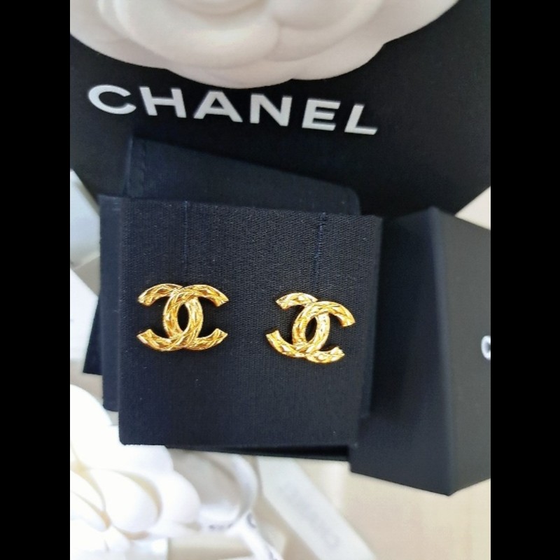 Chanel 全新金色雙C耳環-1