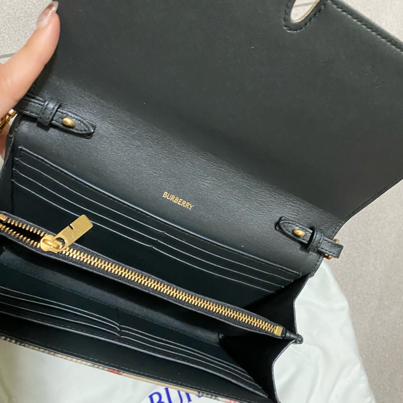 Burberry WOC鏈條包-4