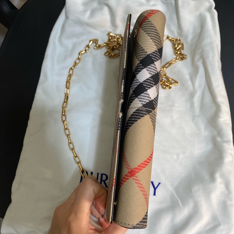Burberry WOC鏈條包-7