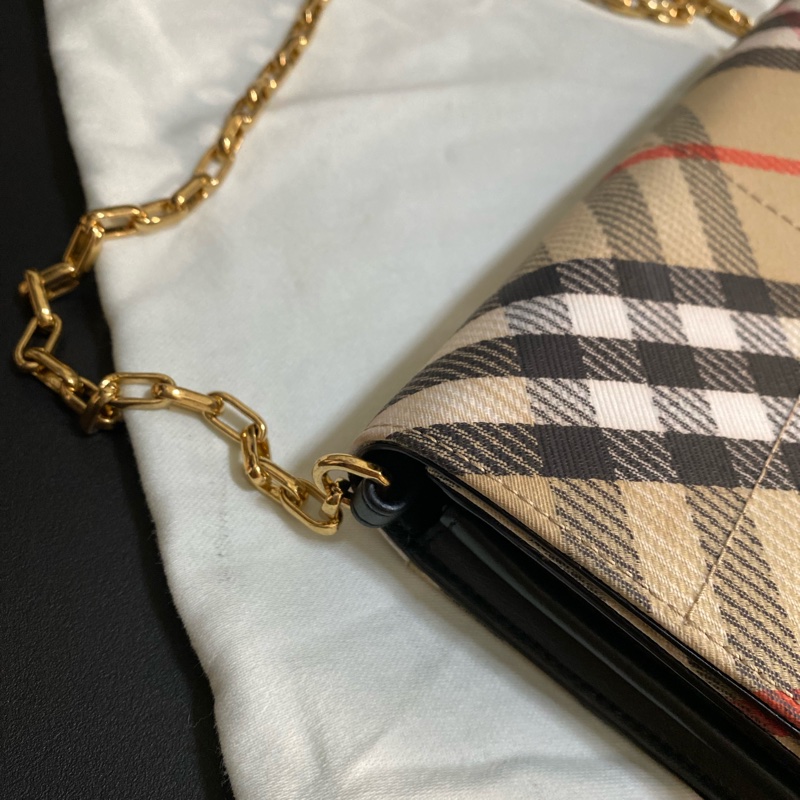 Burberry WOC鏈條包-13