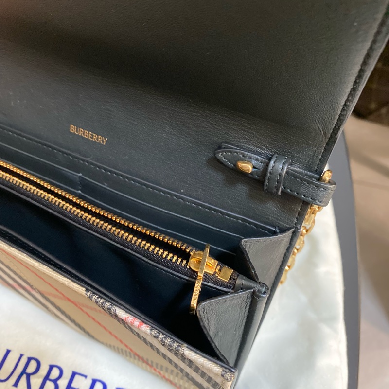 Burberry WOC鏈條包-15