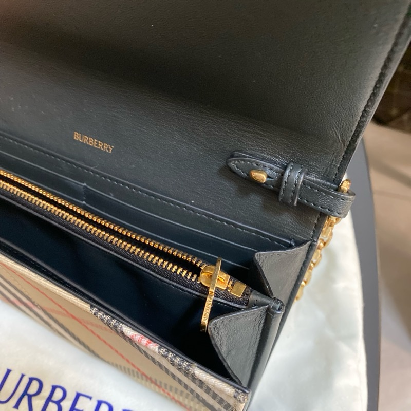 Burberry WOC鏈條包-16