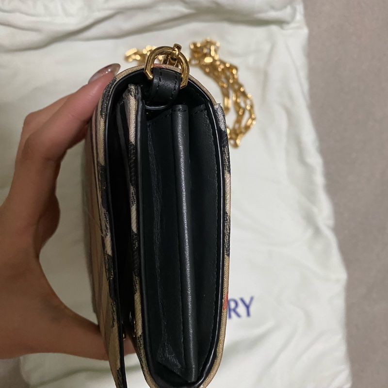 Burberry WOC鏈條包-17