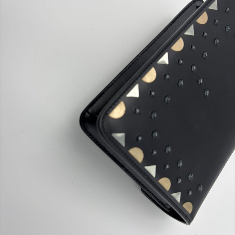 BVLGARI Serpenti Forever 星星鉚釘蛇頭包-10