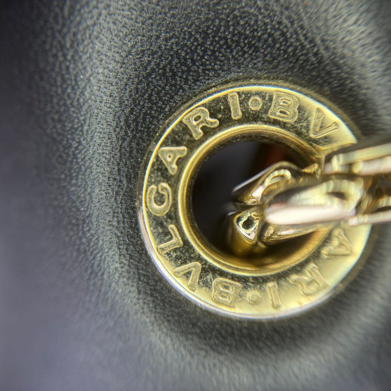 BVLGARI Serpenti Forever 星星鉚釘蛇頭包-18