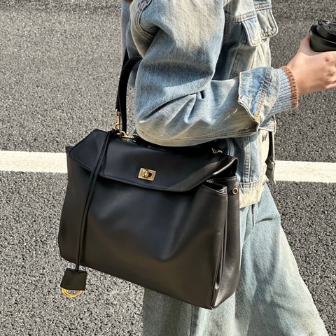 巴黎世家 全新超值✨咖色牛皮Rodeo中款肩背包