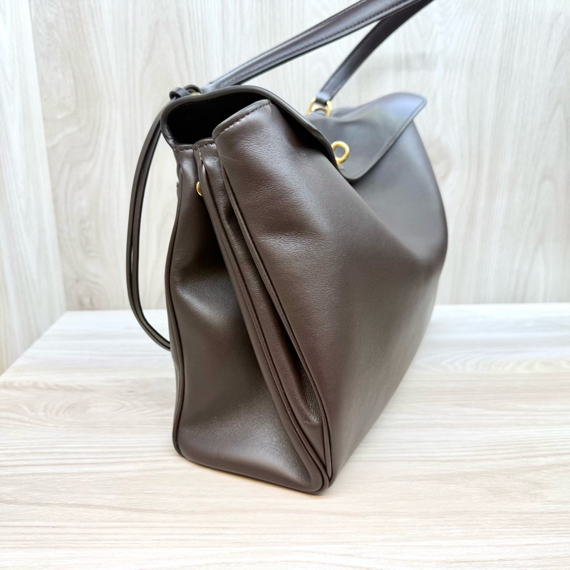 巴黎世家 全新超值✨咖色牛皮Rodeo中款肩背包-3