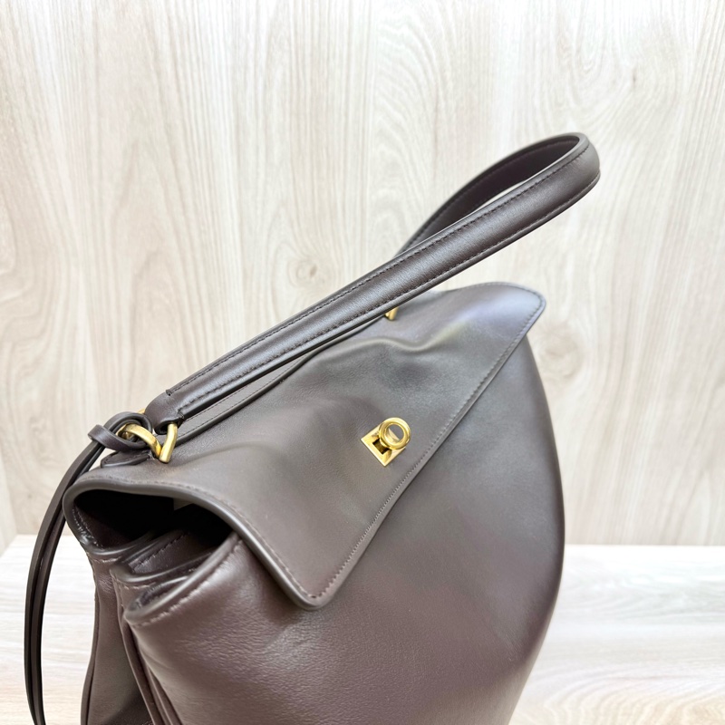 巴黎世家 全新超值✨咖色牛皮Rodeo中款肩背包-4