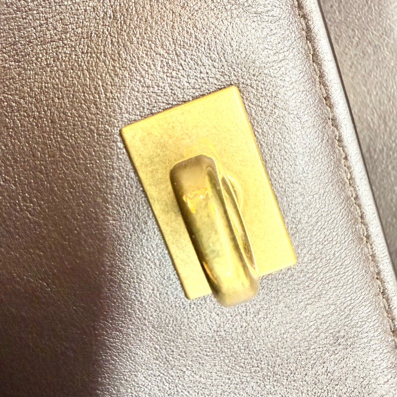 巴黎世家 全新超值✨咖色牛皮Rodeo中款肩背包-11