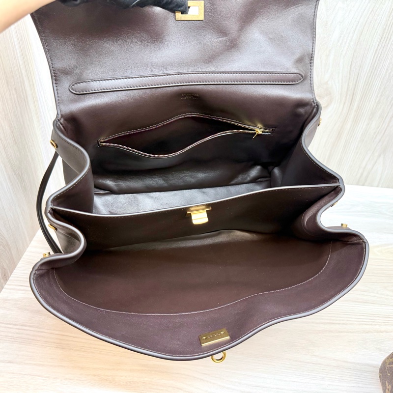 巴黎世家 全新超值✨咖色牛皮Rodeo中款肩背包-13